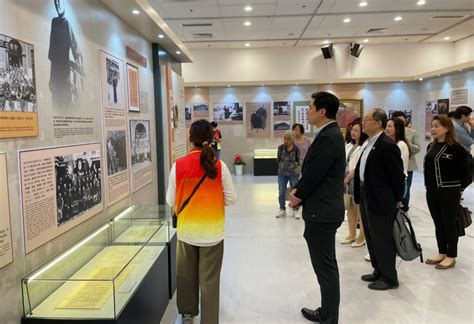 香港僑界社團聯會青年委員會組織參觀“家國情懷——宋慶齡生平展”學習愛國精神