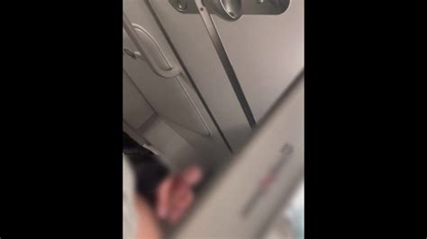 孤独のオナニ女性専用オナニー鑑賞用海外出張国際線飛行機トイレでのイケオジオナニースマホ個撮 イケオ ジ リアル鑑賞も Pornhub Gay
