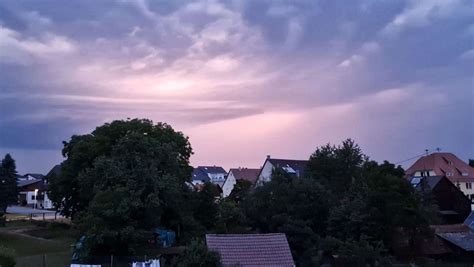 Gewitter Mit Starkregen Unwetter Ziehen Ber Dem S Dwesten Auf Baden