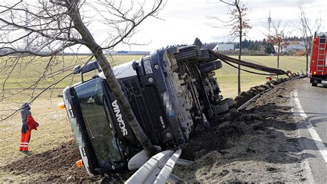 LKW Unfall in Pleißa sorgt für stundenlange Vollsperrung Radio Chemnitz