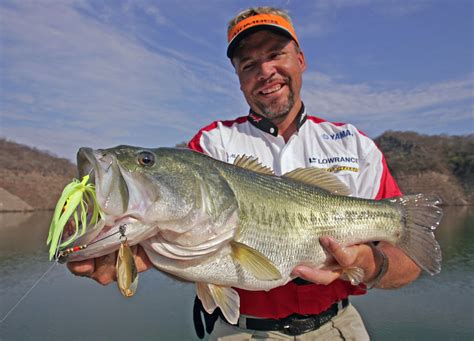 How To Catch Largemouth Bass In Fisherman Largemouth Bass Kayak