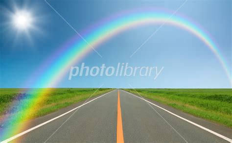 草原の直線道路と雲と太陽と虹 写真素材 [ 2096020 ] フォトライブラリー Photolibrary