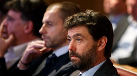 Tuttosport Agnelli u shfaq në konfrencën e Ceferin ish presidenti i