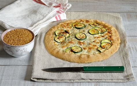 Tarte à la fourme d Ambert et courgettes pâte aux graines de lin Et