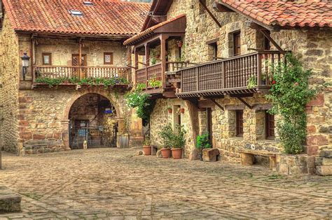 Pueblos con más encanto Visita Bárcena Mayor en Cantabria