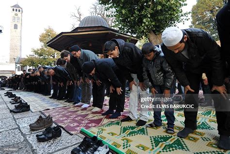 Bosnian Muslims Offer Eid Al Adha Prayers At The Central Gazi Husref News Photo Getty Images