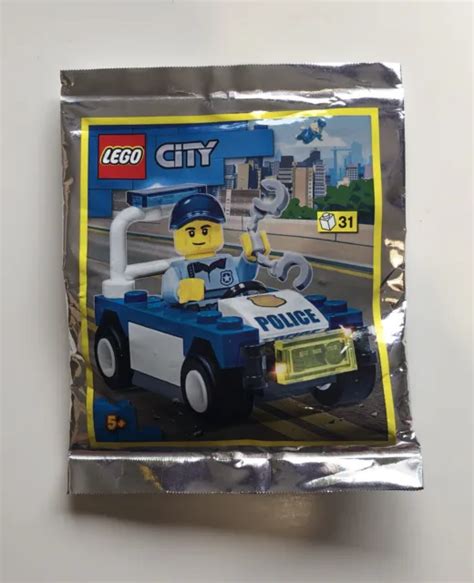 LEGO CITY POLICE Officer Minifigure Police Car Polybag Set 952201 3