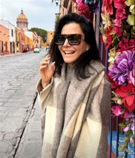 Martha Higareda y su prometido Lewis Howes se dan escapada romántica a