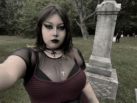 Gravegirl