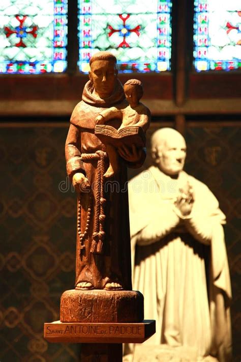 El Notre Dame De Paris Es Un Monumento Hist Rico Y La Iglesia Famosa