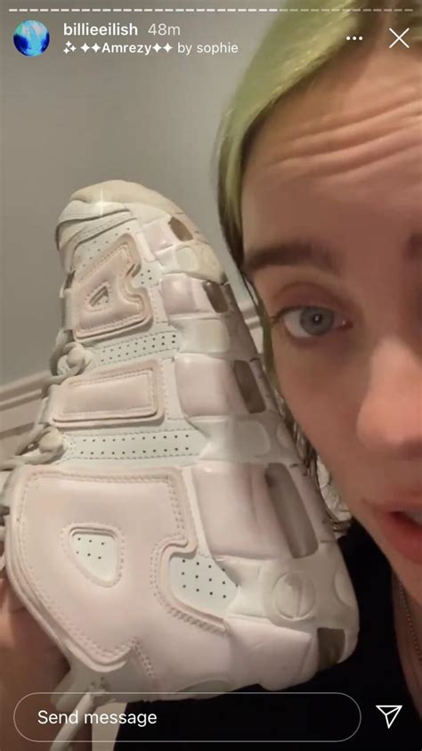 Billie Eilish Fans Can T Agree On What Color Her Shoes Are And It S Hilarious Iheart