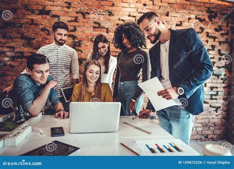 Gruppo Di Professionisti Che Lavorano Insieme Fotografia Stock