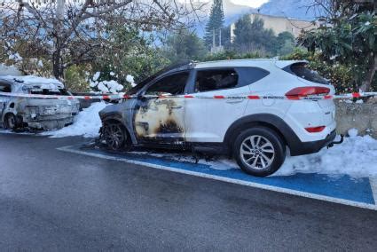 Incendio en Sóller Calcinados cuatro coches de madrugada