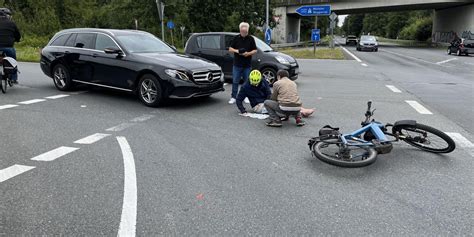 Marler Radler Prallt Bei Unfall Mit Auto Zusammen