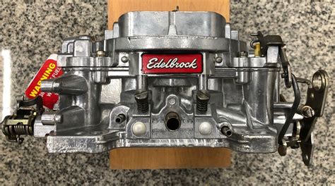 Edelbrock 1405 Carburetor 600 Cfm Manual Choke Ebay