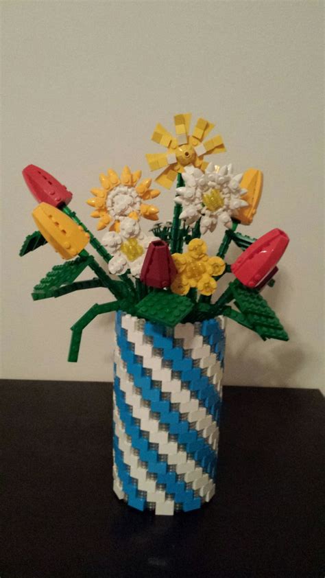 Flower Arrangement And Vase Made Out Of Lego Lego Flower Lego Ts Lego Craft