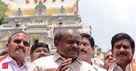 Ex Cm Kumaraswamy Skips Vokkaliga Rally Protesting Dk Shivakumars