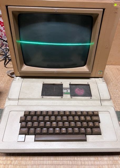 Restoring a Apple Monochrome IIe Monitor (A2M6017) | TinkerDifferent