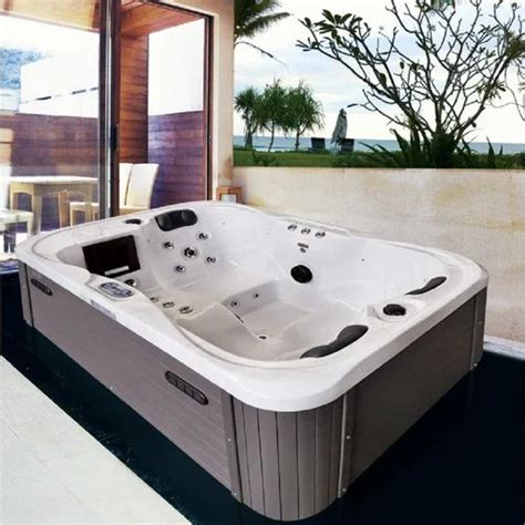 White Acrylic Outdoor Jacuzzi Bathtub, For Bathroom, 5 X 2.6 X 2 Feet ...