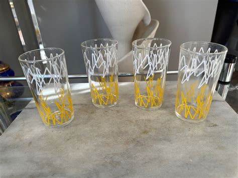 Vintage Mcm Dominion Glass 8oz Drinking Glasses With Yellow And White