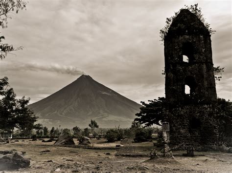 Mt Mayon by Boogerschnot on DeviantArt