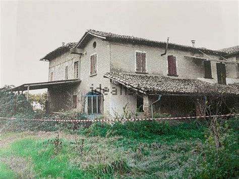 Casale Cascina In Vendita In Via Lazio 4 Masone Marmirolo Reggio