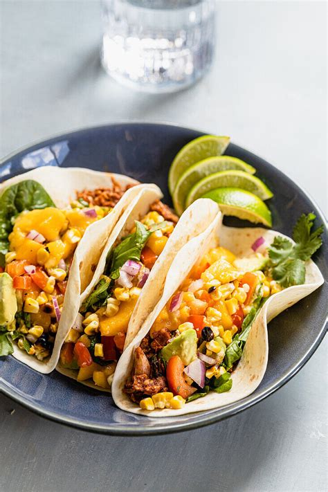 Vegetarische Tacos Mit Jackfruit Mango Bilder Kaufen