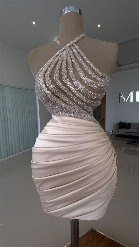 Add a little sparkle | Dinner dress classy, Stunning dresses, Stylish ...