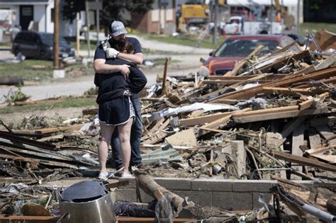 Tornados Deixam Ao Menos Mortos Nos Eua Folha Pe