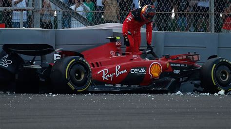 Abu Dhabi GP Carlos Sainz Nico Hulkenberg Crash Out In Practice Two