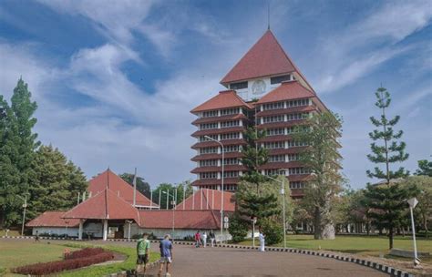 8 Kampus Terbaik Indonesia 2023 Versi Qs World University