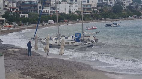 Bodrum Da Kuvvetli R Zgar Bal K Tekneleri Hasar G Rd Yelkenli