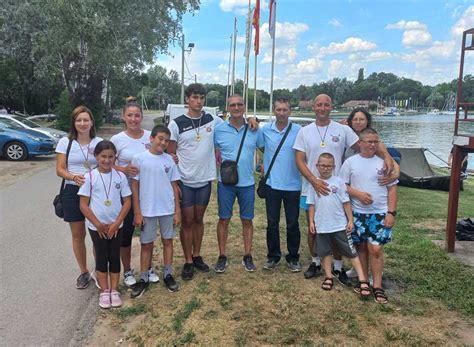 Zlatne medalje za takmičare Veslačkog kluba Zreneks 1995 na