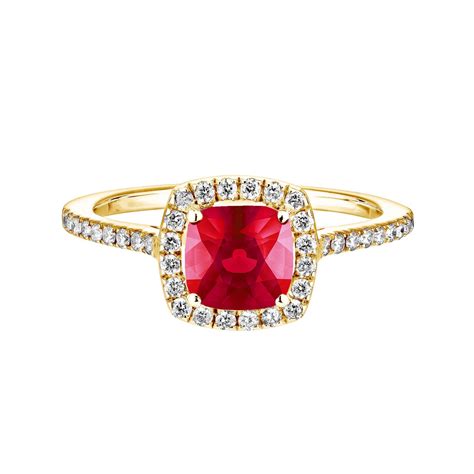 R Tromantique Coussin Pav E Yellow Gold Ruby Ring Gemmyo