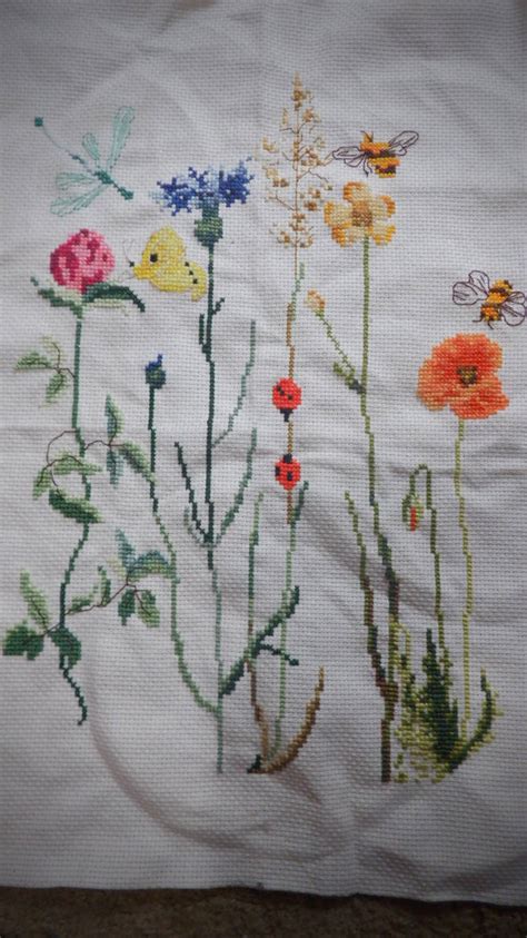 Cross stitch flowers by xiljy on DeviantArt