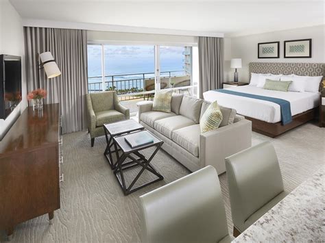 Ilikai Hotel and Luxury Suites in Oahu Hawaii - Room Deals, Photos ...