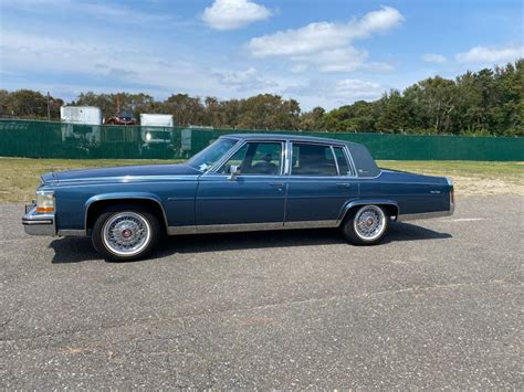 1986 Cadillac Fleetwood Brougham Hollywood Motors