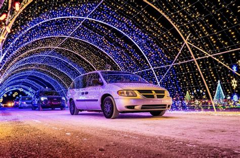 20 Best Drive-Thru Christmas Lights in America | TouristSecrets