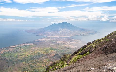 Ometepe Volcanoes Concepción and Maderas Concepcion et Maderas