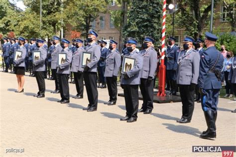 Warszawa O Wi Cimski Dzielnicowy M Odszy Aspirant Marcin Kowalcze