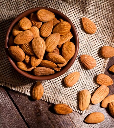 9 Health Benefits Of Raw And Soaked Almonds During Pregnancy