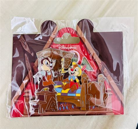 Disneyland Paris Chip and Dale Pinocchio Pin 興趣及遊戲 收藏品及紀念品 明星周邊