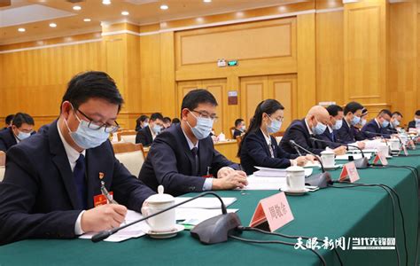 贵州代表团分组审议全国人大常委会工作报告 贵州省党员干部现代远程教育网