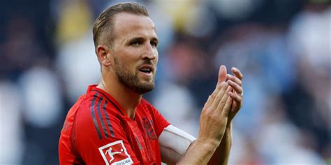 Harry Kanes Classy Gesture After Winning Trophy For Bayern Munich At