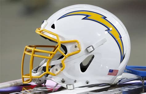 NFL to Allow Throwback Helmets Starting in 2022