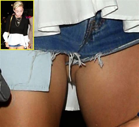 Labia Slip Miley Cyrus Ass