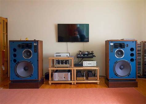 This Podcast Explores Why Audiophiles Are Addicted To Hi-Fi Sound ...