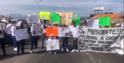 La Jornada Bloquean La México Cuernavaca Por Desaparición De Tres Comerciantes