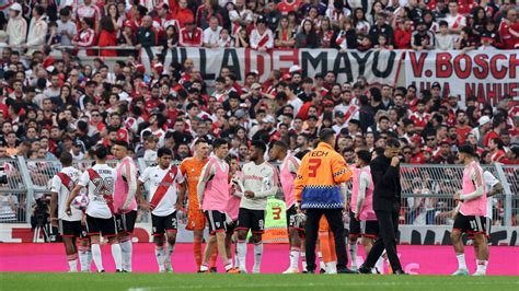 Hincha Fallece En El River Plate Vs Defensa Y Justicia Al Caer De