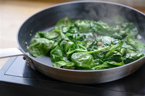 Méthodes de cuisson des épinards pour saveur et santé Quitoque